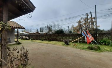 Casa con local comercial Sector Llallauquen 148.000.000 4D 2B 4E