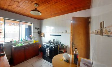 Casa con local comercial Sector Llallauquen 148.000.000 4D 2B 4E