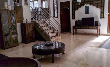 DISEWAKAN RUMAH MEWAH @ KOMPLEK ELITE PONDOPK HIJAU SAYAP SETIABUDI BANDUNG
