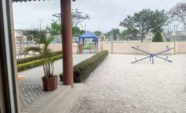 Se alquila casa de 2 plantas en Duran City