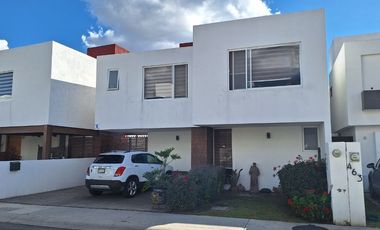 casa venta Querétaro real de  juriquilla amplia con tv y mega salón de juegos ef