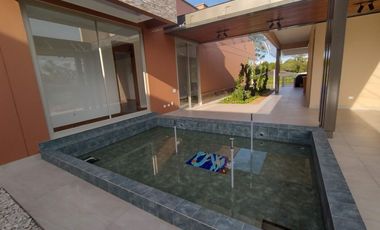 New, Modern One Level Home With Lake and Many Extras - Top Community Llanogrande