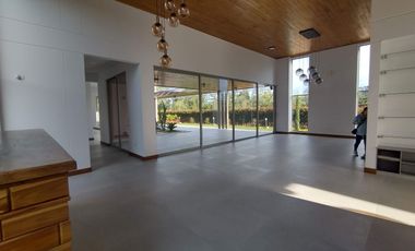 New, Modern One Level Home With Lake and Many Extras - Top Community Llanogrande