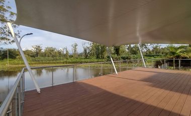 New, Modern One Level Home With Lake and Many Extras - Top Community Llanogrande