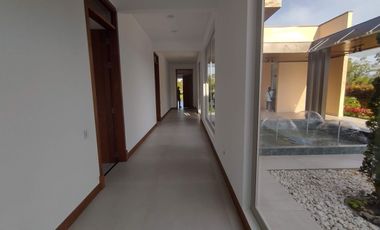 New, Modern One Level Home With Lake and Many Extras - Top Community Llanogrande