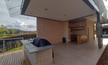 New, Modern One Level Home With Lake and Many Extras - Top Community Llanogrande