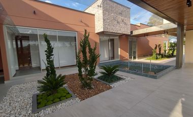 New, Modern One Level Home With Lake and Many Extras - Top Community Llanogrande