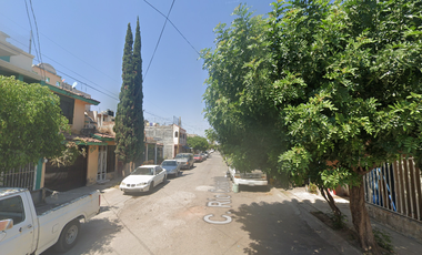 CASA EN RECUPERACION BANCARIA EN LOMAS DE SAN LUIS, LA BARCA(HASTA UN 65% POR DEBAJO DE SU VALOR COMERCIAL, NO CREDITOS)