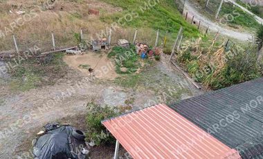 Venta de Casa de 3 Pisos Sector La Campiña, Turunuma, Loja