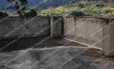 Venta de Casa de 3 Pisos Sector La Campiña, Turunuma, Loja