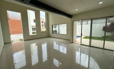 VENDO RESIDENCIA CON ALBERCA EN CUERNAVACA