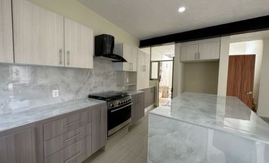 VENDO RESIDENCIA CON ALBERCA EN CUERNAVACA