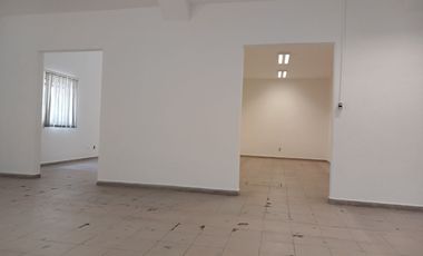 Local para Bodega/Oficina con excelente ubicación!