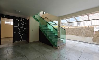 Casa en renta en toluca sobre Hidalgo con ubicación estratégica 5 recamaras.