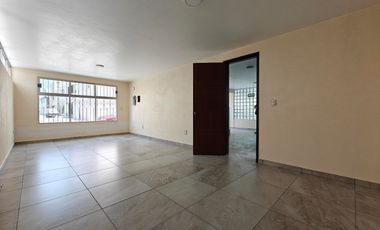 Casa en renta en toluca sobre Hidalgo con ubicación estratégica 5 recamaras.