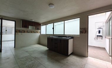 Casa en renta en toluca sobre Hidalgo con ubicación estratégica 5 recamaras.