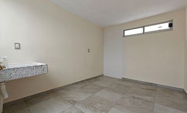 Casa en renta en toluca sobre Hidalgo con ubicación estratégica 5 recamaras.