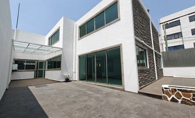 Casa en renta en toluca sobre Hidalgo con ubicación estratégica 5 recamaras.