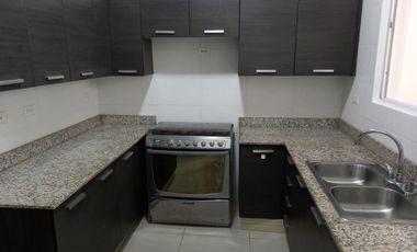 Kings Park Torre 300. 217mts 3r 3b amoblado terraza $255,000.00