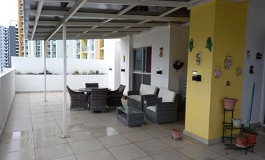 Kings Park Torre 300. 217mts 3r 3b amoblado terraza $255,000.00