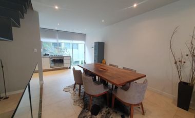 Renta Casa Tipo Townhouse AMUEBLADA 2 Habs. con Rooftop