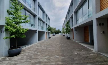 Renta Casa Tipo Townhouse AMUEBLADA 2 Habs. con Rooftop