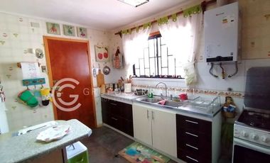 CASA EN PLAYA LAS CASCADAS, PUERTO OCTAY
