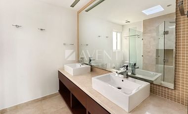 Casa en Venta, Isla Dorada Residencial, Cancún Quintana Roo.