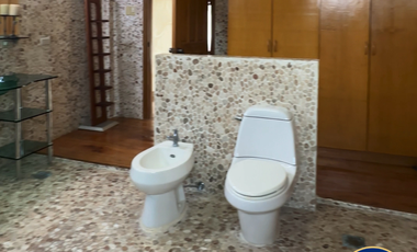 House and Lot in Brentville for sale
