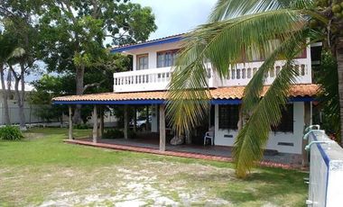 CASA FRENTE AL MAR PLAYA MALIBU GORGONA