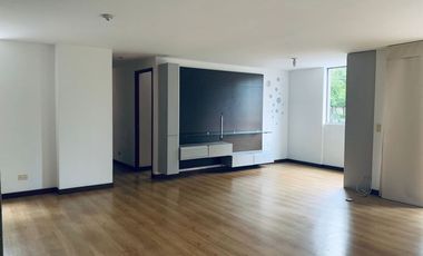 PR17824 Arriendo de apartamento en Loma de las Brujas