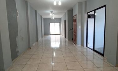 Vendo casa con garaje ubicada al sur de Guayaquil