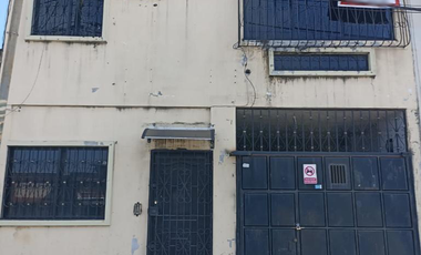 Vendo casa con garaje ubicada al sur de Guayaquil