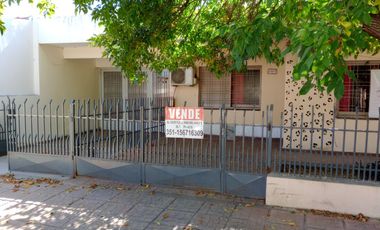 VENTA CASA 2 dormitorios Jose Hernandez Zona Sur