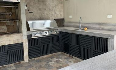 VENTA DE AMPLIA CASA EN SAMBORONDON