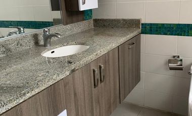 VENTA DE AMPLIA CASA EN SAMBORONDON