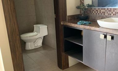 VENTA DE AMPLIA CASA EN SAMBORONDON