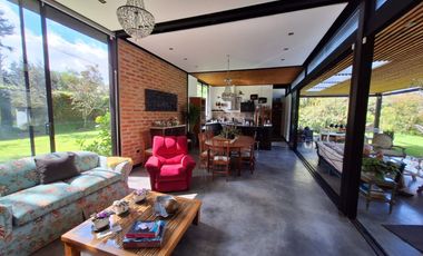 Casa 225 m2 + Terreno 4.555 M2 + Piscina. (Sector Checa)