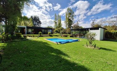 Casa 225 m2 + Terreno 4.555 M2 + Piscina. (Sector Checa)
