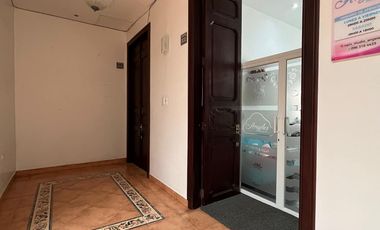 Casa rentera en venta en el centro de Loja