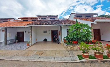 VENTA CASA LAGOS DEL CACIQUE BUCARAMANGA