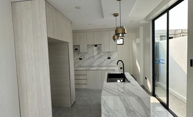 En venta moderna y lujosa casa en Urbanización Mallorca Village