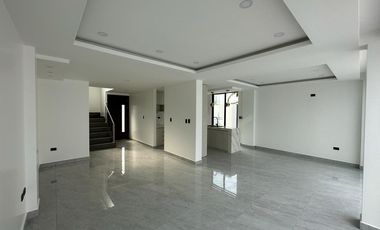 En venta moderna y lujosa casa en Urbanización Mallorca Village