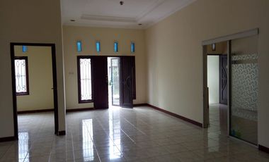 Rumah Gresik Regency GKB Manyar Gresik
