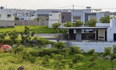 HERMOSA CASA EN RESIDENCIAL ARGENTA CON 3 HABITACIONES