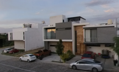 HERMOSA CASA EN RESIDENCIAL ARGENTA CON 3 HABITACIONES
