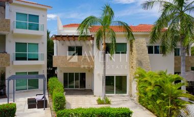 Casa en Venta, Isla Dorada Residencial, Cancún Quintana Roo.