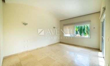 Casa en Venta, Isla Dorada Residencial, Cancún Quintana Roo.