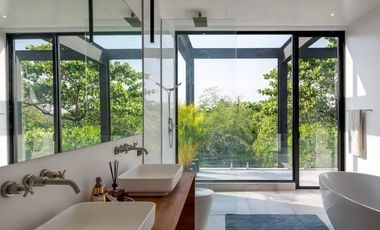 Luxury Modern Pool Villa Loft in Bangkrajao, Samutprakan for Rent and Sale