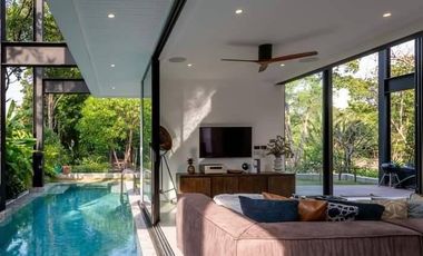 Luxury Modern Pool Villa Loft in Bangkrajao, Samutprakan for Rent and Sale